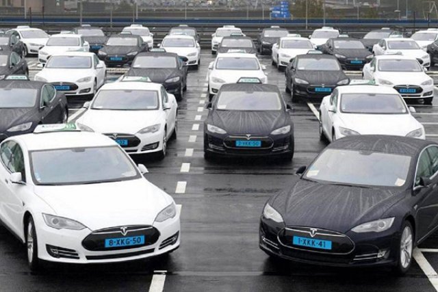 В Холандия продават евтини Tesla Model S