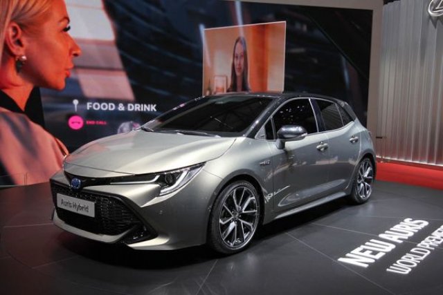 Новият Auris идва с два хибридни мотора