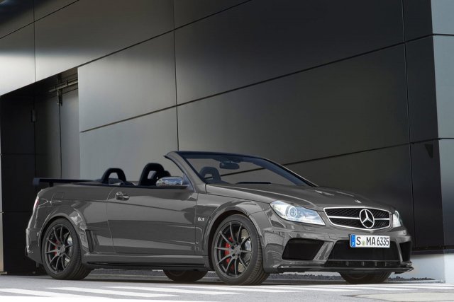 Компютърен образ и на кабриото Mercedes-Benz C63 AMG Black Series