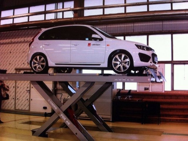 Първи снимки на спортната Lada Granta