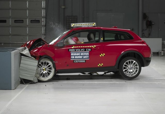 Volvo намали травмите с 50 % за 12 години