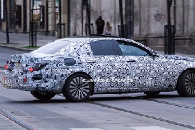 Следващата E-Class ще получи модулни двигатели