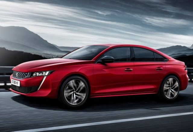 Ще успеят ли Peugeot и Toyota да спасят седаните в Европа?