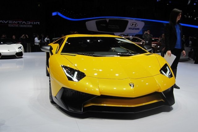 Полицията в Италия обискира щаб-квартирата на Lamborghini