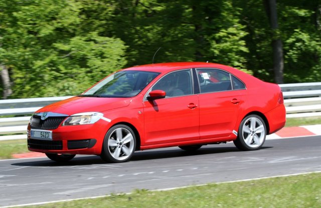 Skoda Rapid излезе на Нюрбургринг