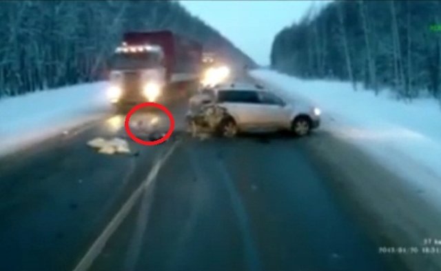 Да оцелееш два пъти в катастрофа (Видео)