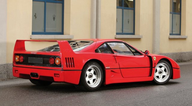 Ferrari F40 закова нов рекорд на аукцион