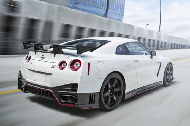 Вижте еволюцията на Nissan Skyline и GT-R (ВИДЕО)
