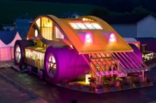 Да живееш в кола-къща