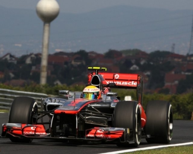 Хамилтън бе най-бърз в първите тренировки на 