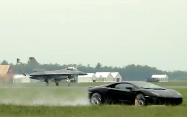 Aventador VS F-16