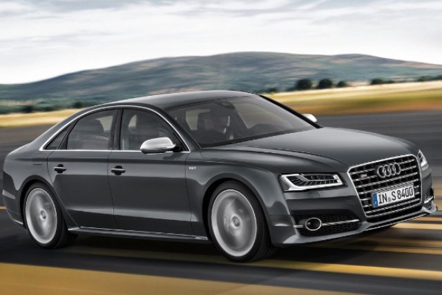 Audi изтегля A8/S8 от пазара заради проблем със стъкления покрив