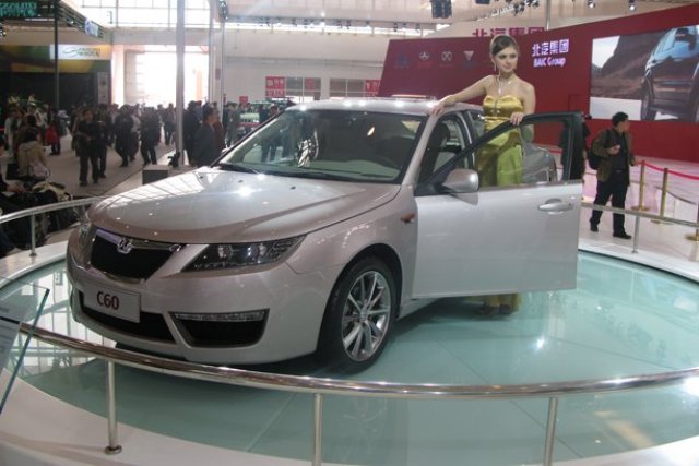 Китайски кросовър на базата на Saab 9-3