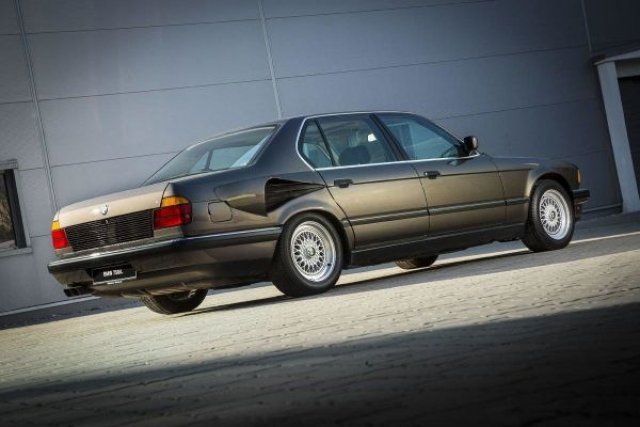 Златната рибка на BMW – седмица с V16 двигател