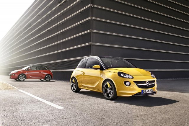 Opel Adam излиза и във версия кабриолет
