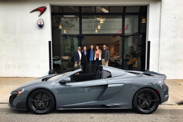 Дженсън Бътън получи новия си McLaren в Бевърли Хилс