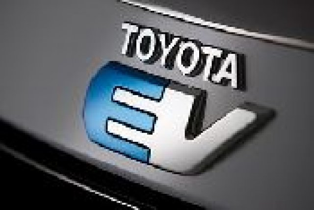 Скоро ще видим електрическа версия на Toyota RAV4