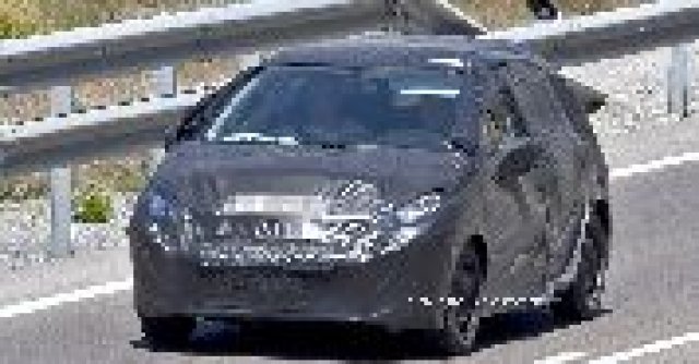 Peugeot подготвя 208