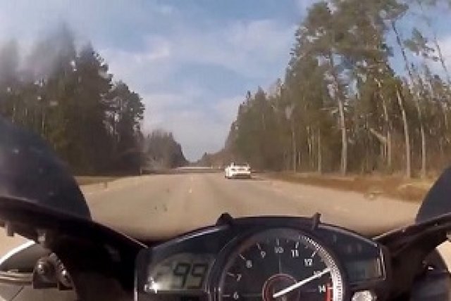 Yamaha R1 VS Mercedes SL63 AMG