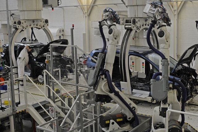 Робот уби служител в завод на Volkswagen