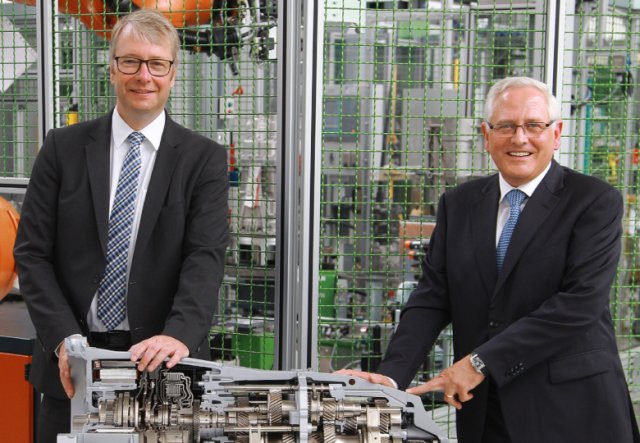 ZF стартира производство на нов 8-степенен автомат