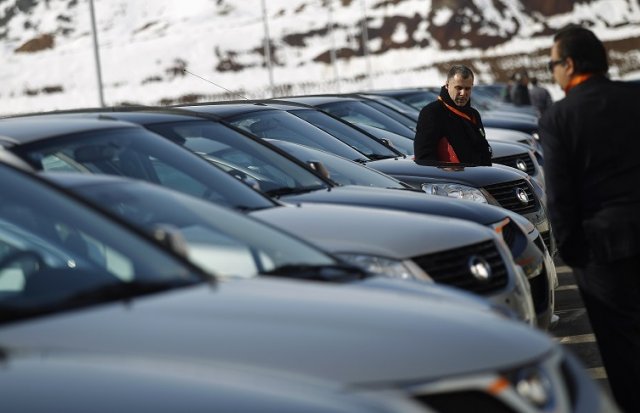 Купуваме все по-малко нови коли