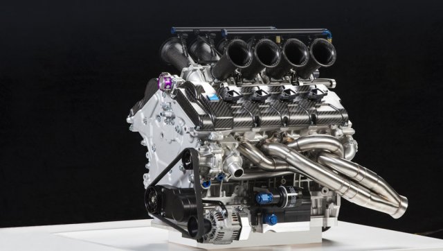 Volvo подготви 5.0-литров мотор