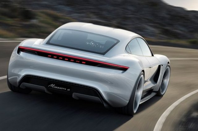 Porsche разкри мощността и пробега на първия си електромобил
