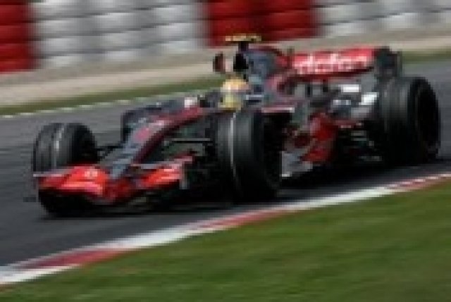 Хамилтън спечели квалификацията в Австралия