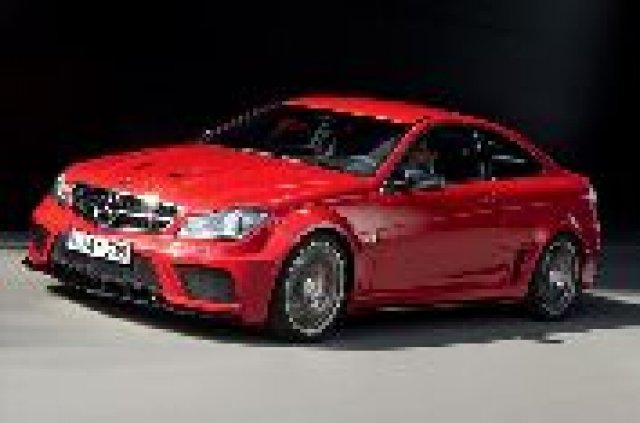 Mercedes представи новия С63 AMG Coupe Black Series