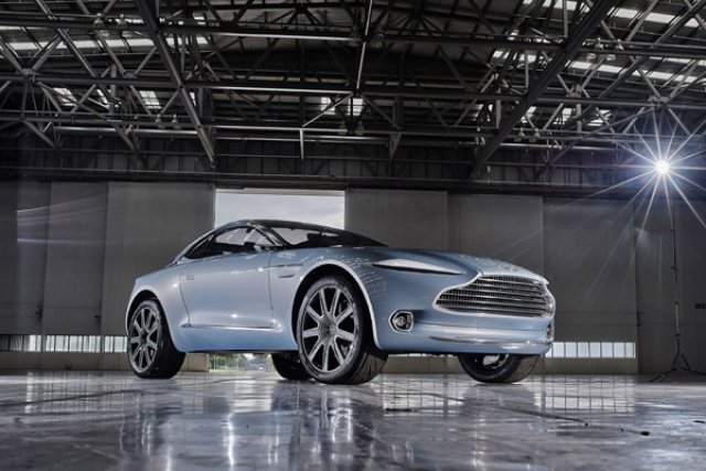 Aston Martin показа дома на DBX в Уелс