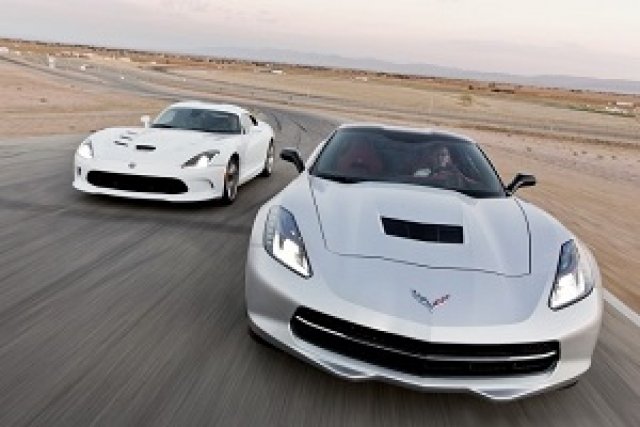 Corvette Stingray или SRT Viper?