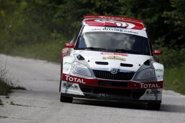 Само 4 чужди екипажа на рали 