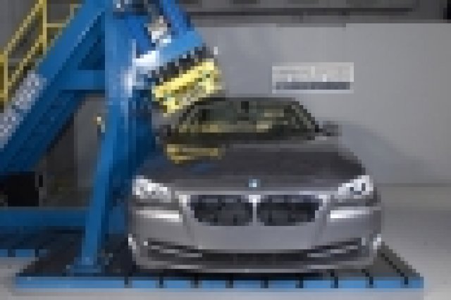 Новото BMW 5 с най-висока оценка за безопасност