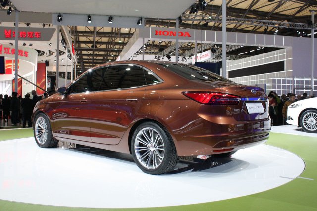 Ford връща Escort в голямата игра