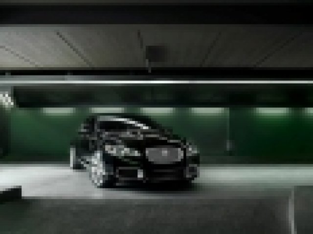 Нов Supercharged Jaguar XF