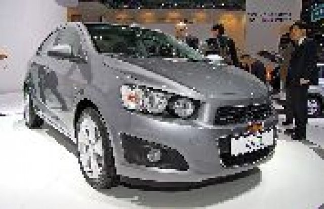 В Женева Chevrolet показва новия седан Aveo. 