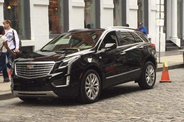 Първи снимки на Cadillac XT5