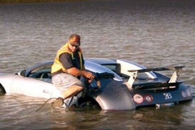 Затвор заради „удавения” Veyron