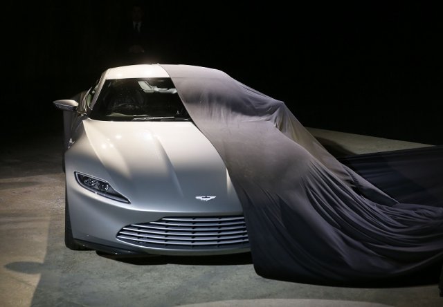 Задигнаха колите за новия Джеймс Бонд