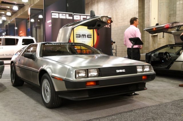 Електрическият DeLorean тръгва в серия