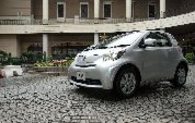 Електрическа Toyota iQ