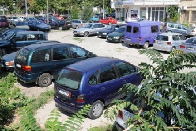 Продължаваме да караме стари коли 