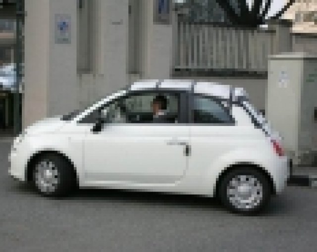 Появиха се шпионски снимки от кабриото на Fiat 500