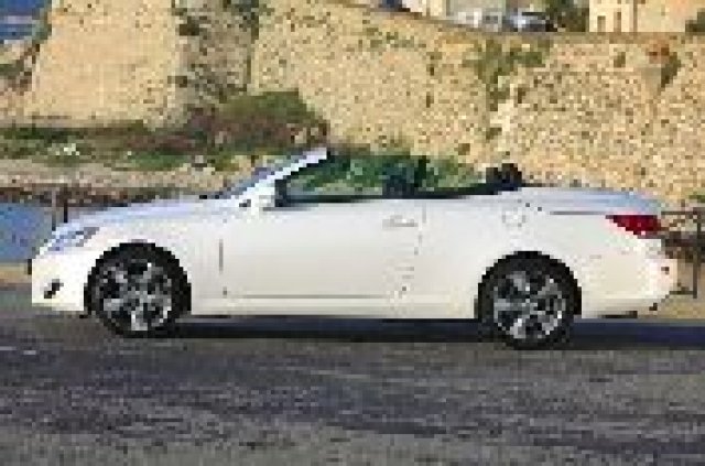 Специална серия на Lexus IS 250C
