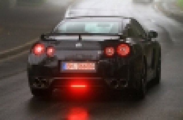 Първи снимки от обновения Nissan GT-R модел 2012