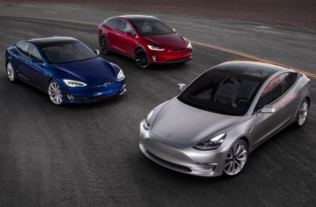 Tesla иска да задмине BMW и Mercedes в САЩ