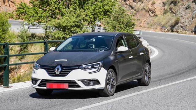 Renault тества хибриден Megane
