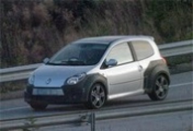 Renault Twingo RS с мощност 145 к.с. ще видим в Женева