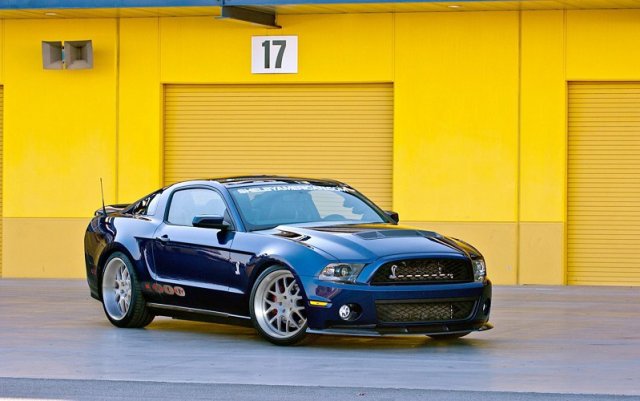 Ford почете Карол Шелби със специален Mustang